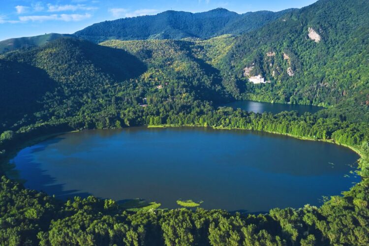 Alla scoperta dei Laghi di Monticchio: il rifugio perfetto per gli amanti della natura